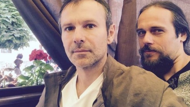 Konsert verdi, şalvarı yandı - foto