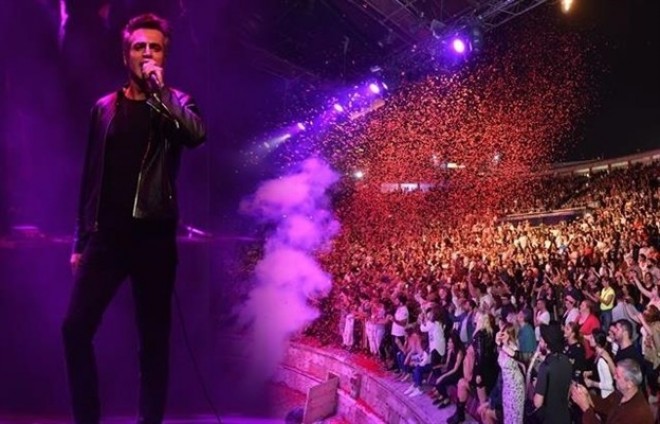 Teomanın konsertində izdiham yaşandı