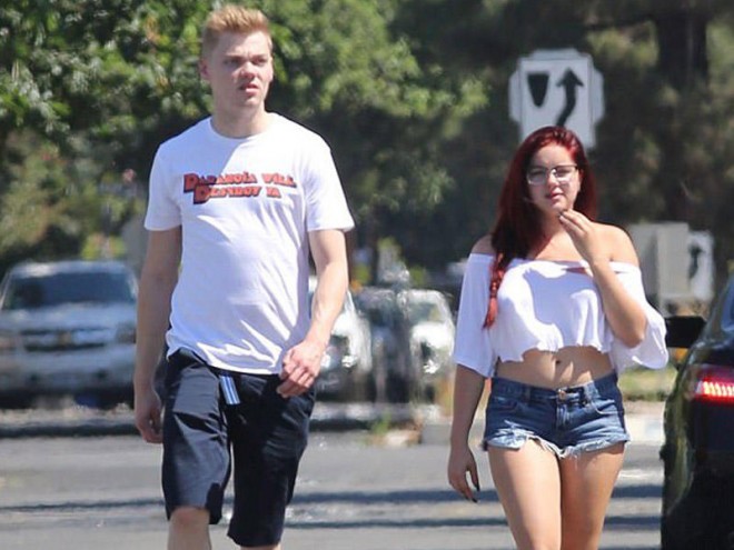 Amerikalı aktrisa paparatsilərin hədəfində - fotolar