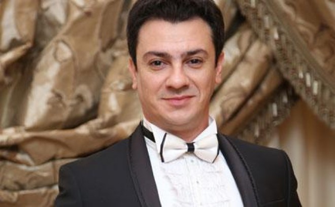 Əkbər Əlizadə uşaqlıq illərinin ifasını paylaşdı – video