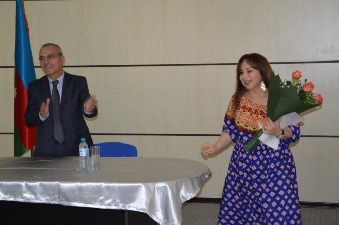 Əməkdar artist mükafatlandırıldı - fotolar