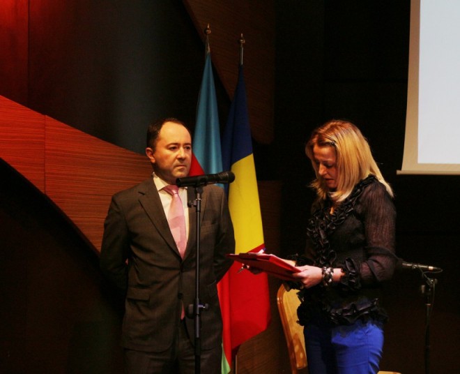 Beynəlxalq Muğam Mərkəzində Rumıniya xalq musiqisi konserti olub - fotolar