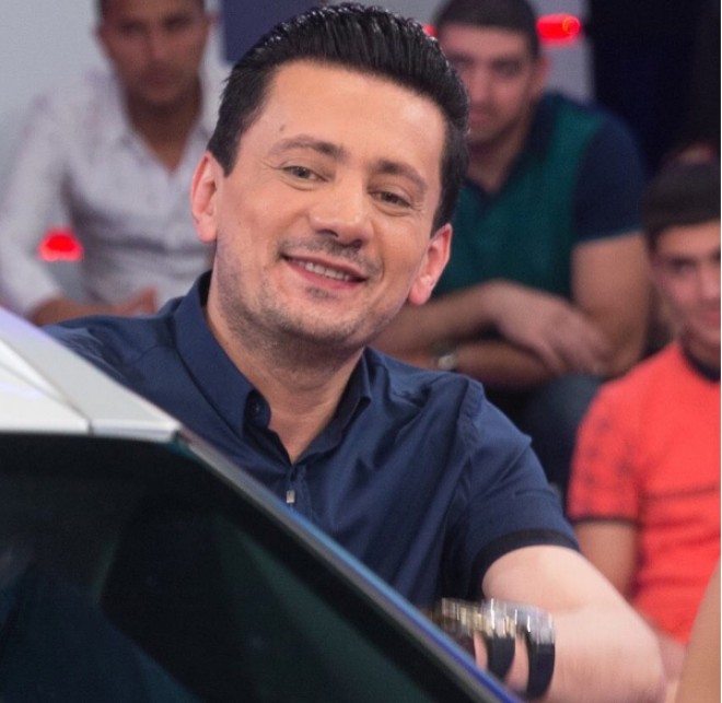 Sərxan əlini maşından çəkərək Nadirə: "Cəsarətin çatır başqasını çıxart"