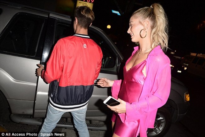 Heyli məşhur aktyorla əyləncəli gecədə - foto