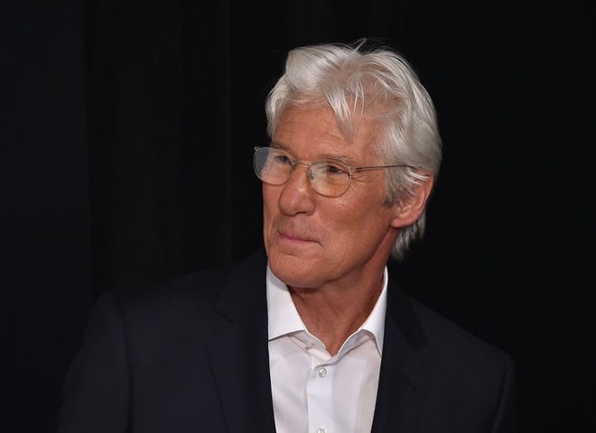 Riçard Gir özündən 33 yaş kiçik sevgilisi ilə - fotolar