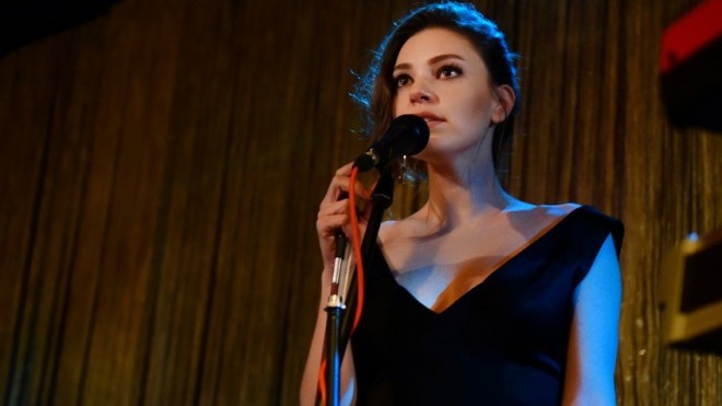 Aslı Enver Şəbnəm Ferahın mahnısını oxudu