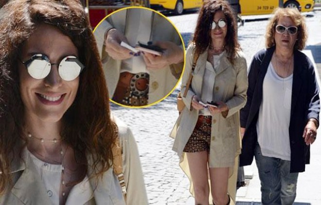 Belçim Bilgin nişan üzüyünü taxmadı