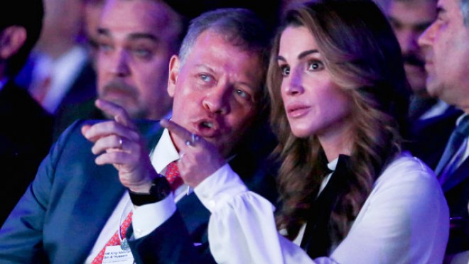 İordaniya kraliçası tərif atəşinə tutuldu