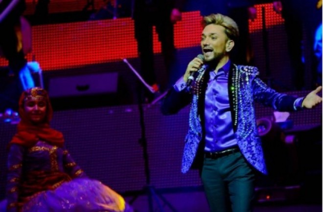 Faiq Ağayev: “Həyata kinayə ilə yox, sevgi ilə gülümsəyəsiniz”