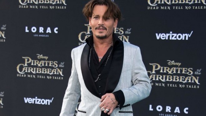 Conni Depp 5 mənzilini satışa çıxardı