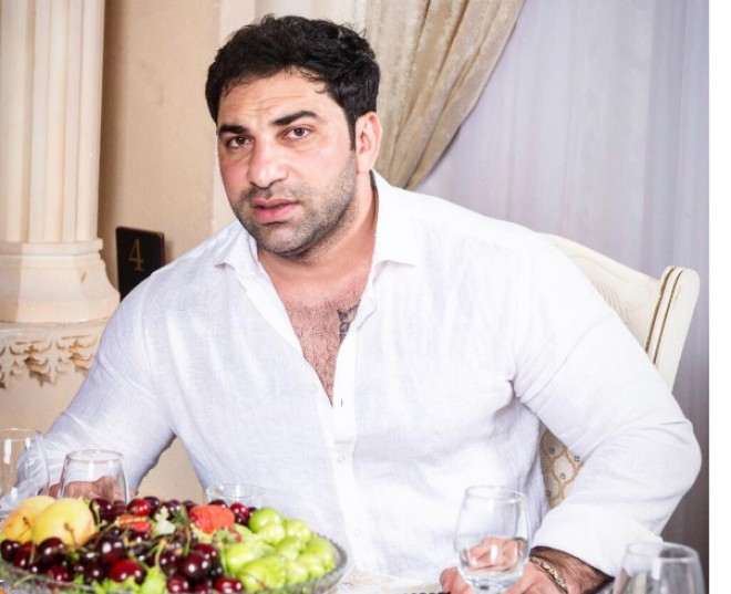 Kamildən sərt mesaj: “Bəzi adamların təpəsinə güllə vursam, güllə 1 saat beyin axtarar”