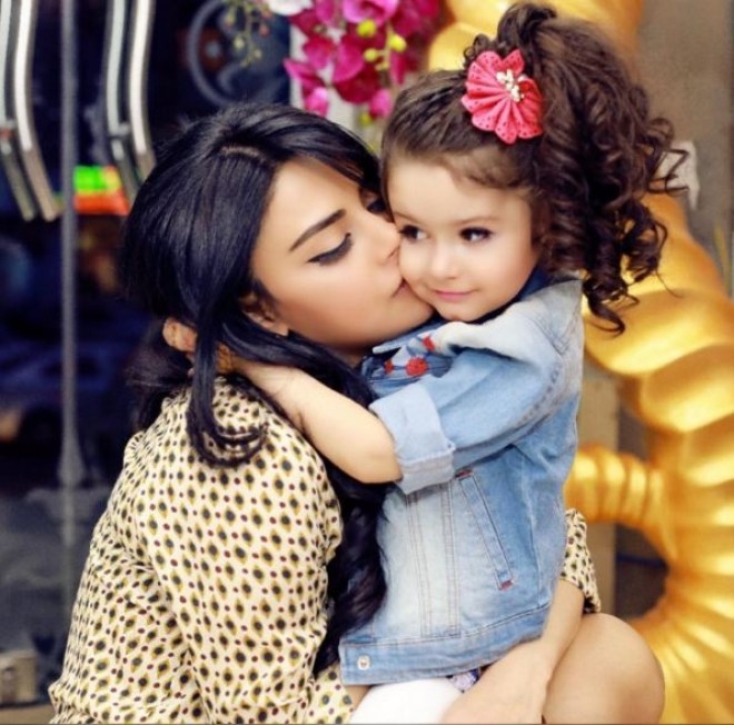 Vüsalə qızı ilə ziyarətdə - foto