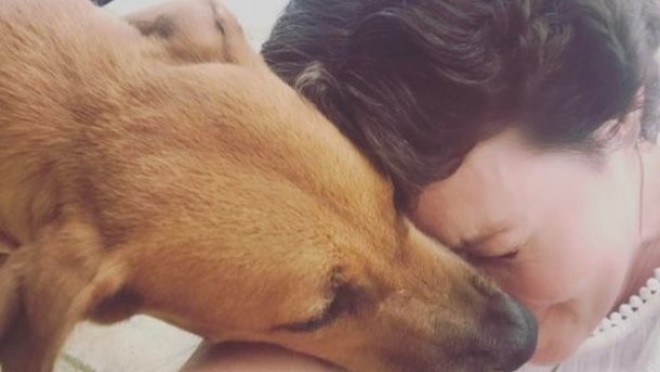 Hollivud aktrisasının saçları uzanmağa başladı - foto