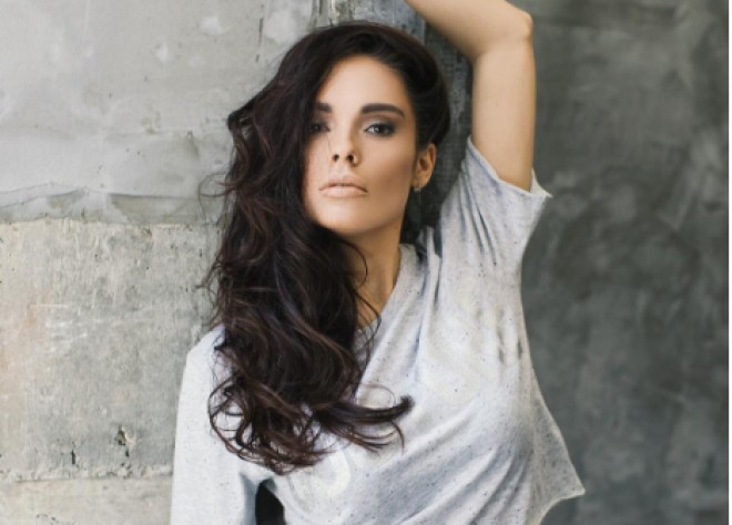 Cazibədar caz ifaçısının yeni fotosessiyası