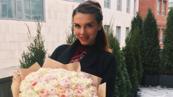 Anna Sedakova: “Öpüşlər üçün nəzərdə tutulan əlavə yerlərdir” - fotolar