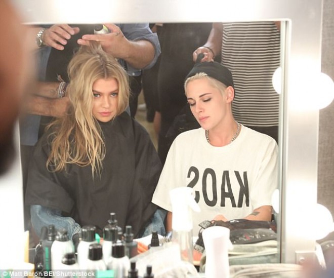 Aktrisadan həmcins sevgilisinə dəstək