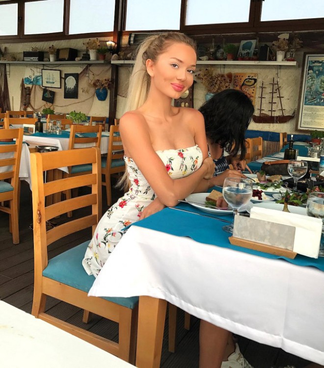 Məşhur modelin seksual fotoları