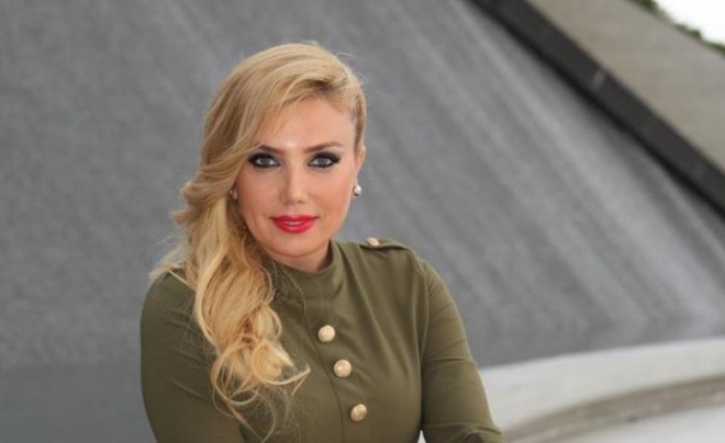 Azərbaycanlı teleaparıcının 7 il öncəki fotosu