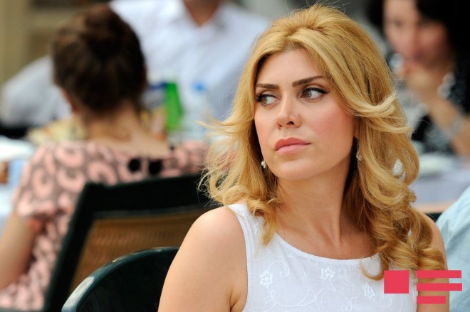 Xoşqədəmdən sərt ismarış: "Mələklərimin paylaşımlarının altına nifrət qusmayın" - video