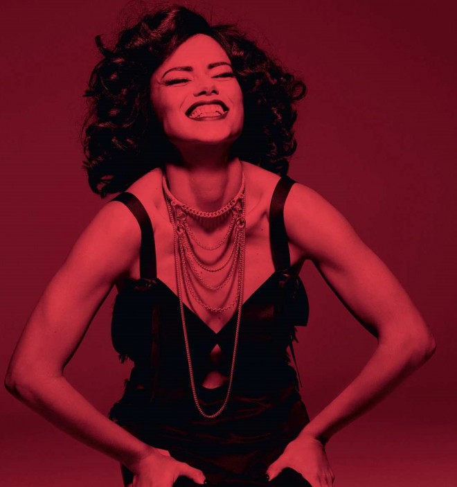 Adriana jurnal üçün fərqli obraza girdi - fotolar