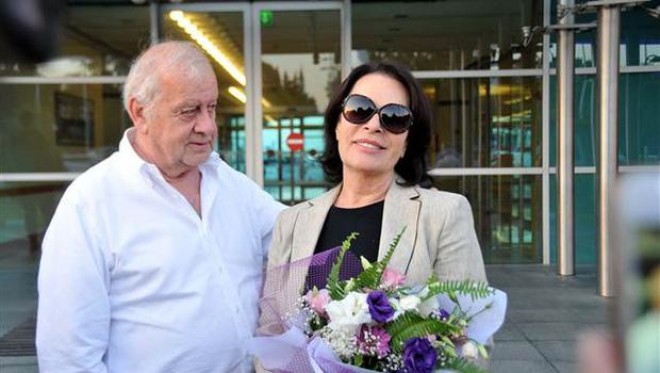 Xərçəng xəstəsi olan aktrisa Türkiyəyə qayıtdı