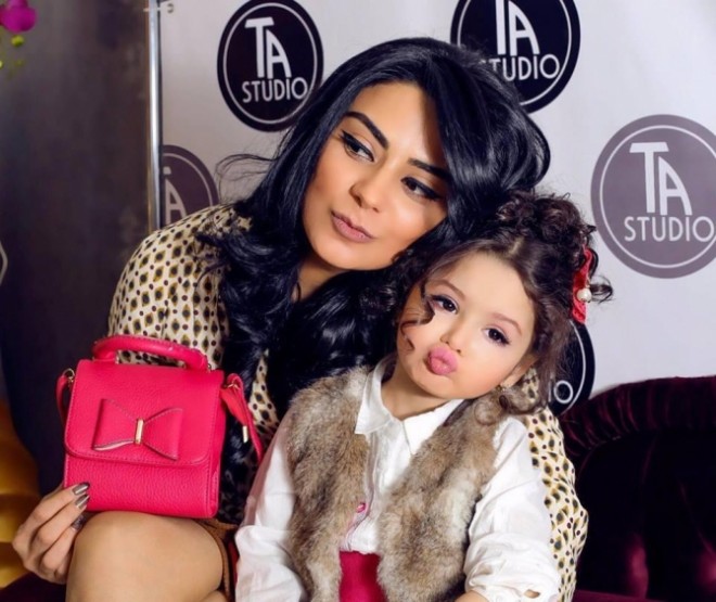 Vüsalə qızı Diləklə belə əyləndi – video