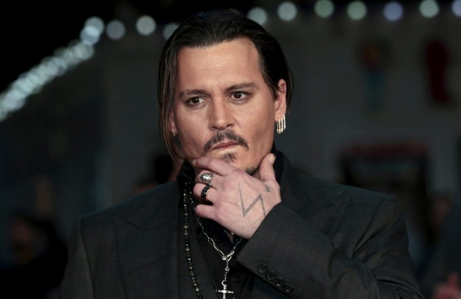 Conni Depp Donald Trampı hədələyir?