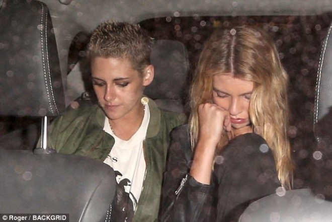 Həmcins sevgililər axşam yeməyində - fotolar