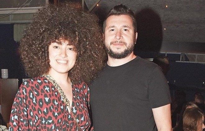 Tatlısəsin qızı sevgilisini əmisi ilə tanış etdi