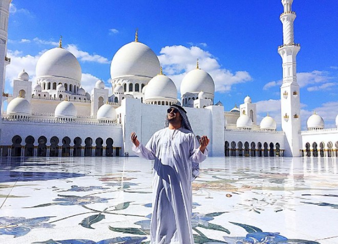 Elnur Məmmədov oruc tutanlar üçün dua etdi - video