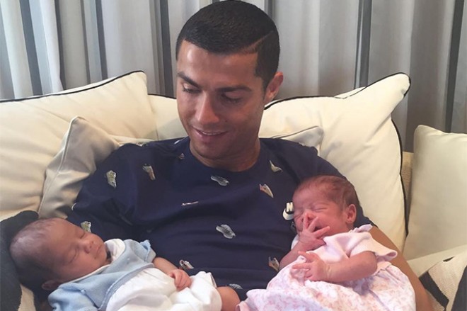 Kriştiano Ronaldonun əkizləri dünyaya gəldi - foto