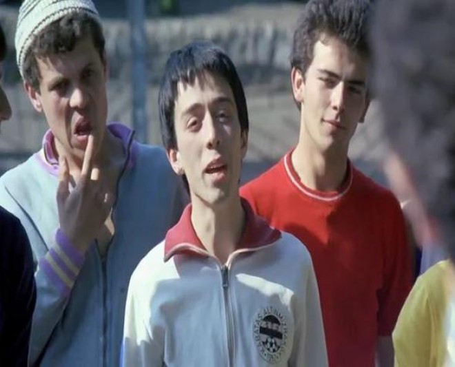 "Hababam sınıfı"nın aktyoru avtobusda