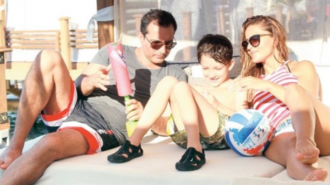 Rafet El Roman oğlunun anası ilə barışdı