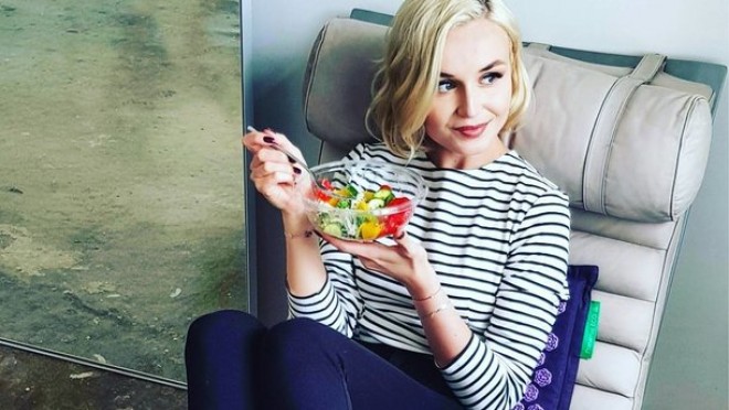 Polina Qaqarina və Ani Lorak "Glamour" jurnalının şənliyində - fotolar