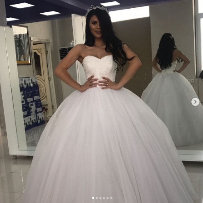 Rəqsanənin qızı gəlinlikdə - video+fotolar