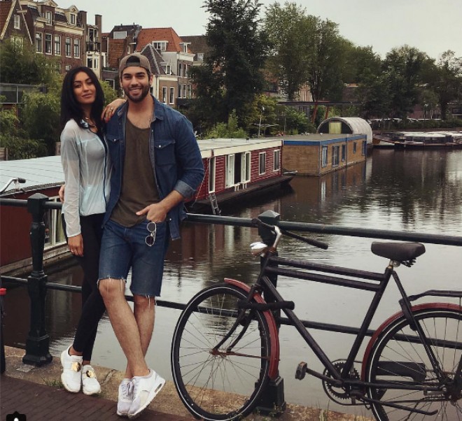 Şükrü Özyıldız sevgilisi ilə Amsterdamda – video