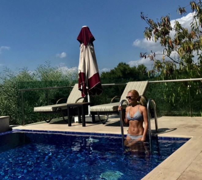 41 yaşlı Nura bədən quruluşu ilə heyrətləndirdi - foto