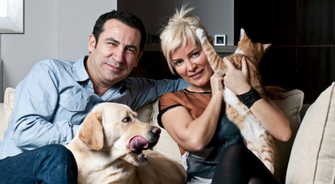 Ferhat Göçer sevgilisi ilə dənizdə - fotolar