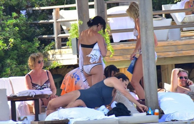 Hande bədəni ilə diqqət çəkdi