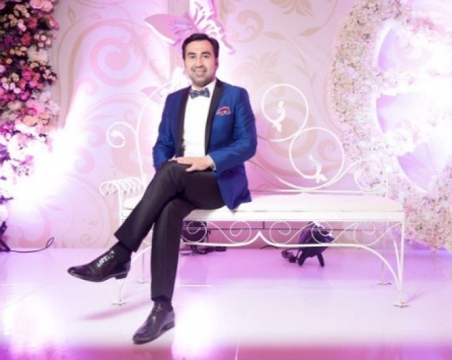 Elton mərhum sənətkarın repertuarına müraciət etdi – video