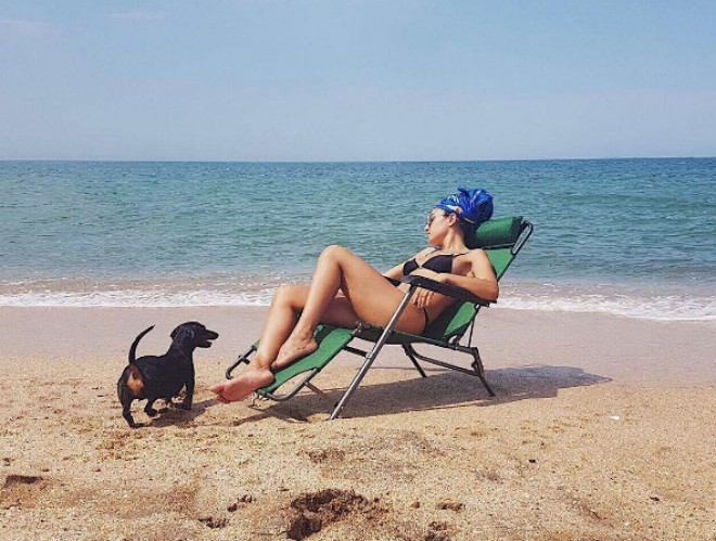 Dilarə çimərlik geyimində: “Şikayətçi deyiləm”