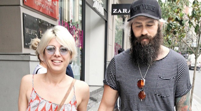 Aktrisaya sevgilisindən sürpriz tətil