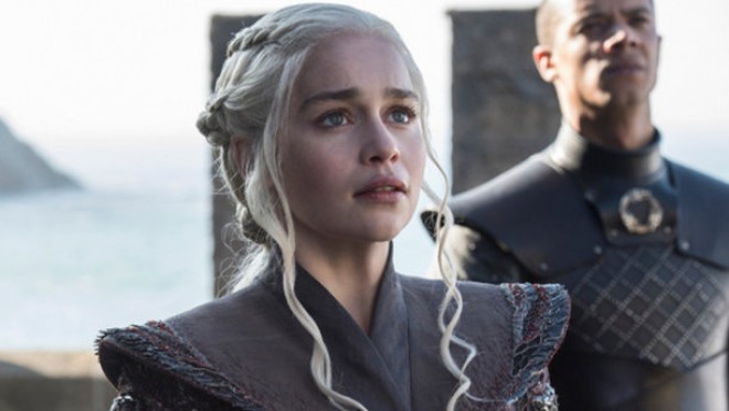 Emili "Taxt oyunları"na vida edir