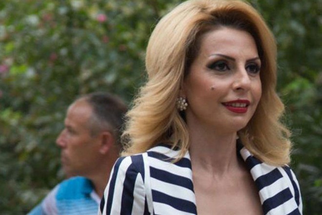 Azərbaycanlı teleaparıcı: “Üzümə düşmənçilik edə bilməyənlər, arxamca…”