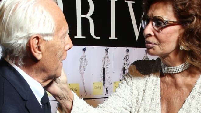 Sofi Loren Parisdəki dəfilədə - fotolar