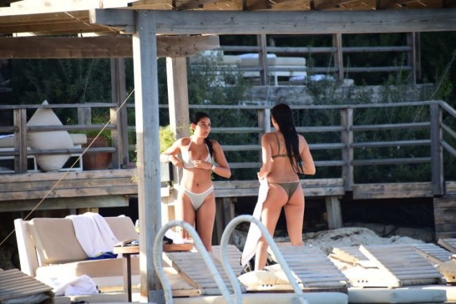 Rafet El Romanın qızları çimərlikdə - foto