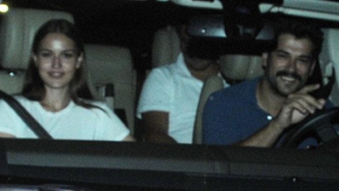 Burak Fahriye cütlüyü: “Əylənmək üçün toy etdik”