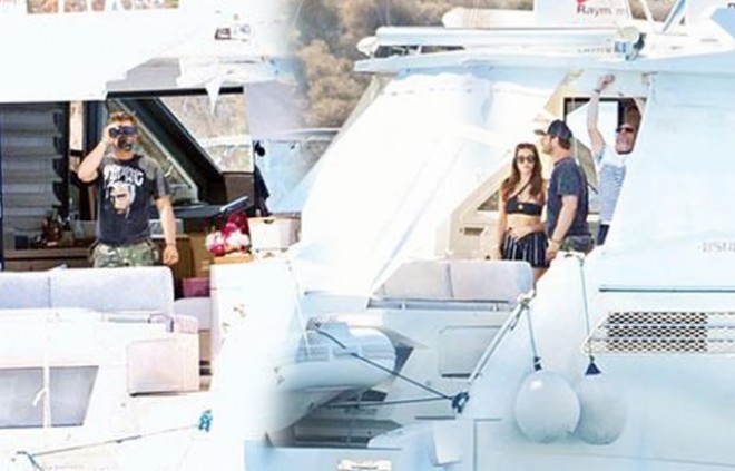 Kıvanç xanımı ilə gəmidə görüntüləndi