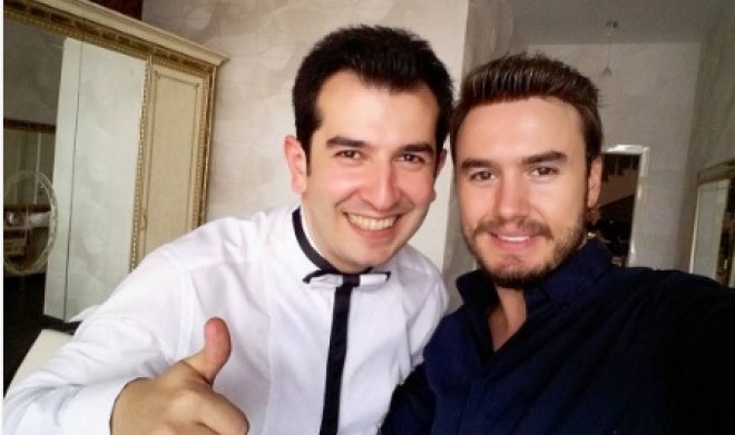 Azərbaycanlı teleaparıcı Mustafa Ceceli ilə bir arada – foto