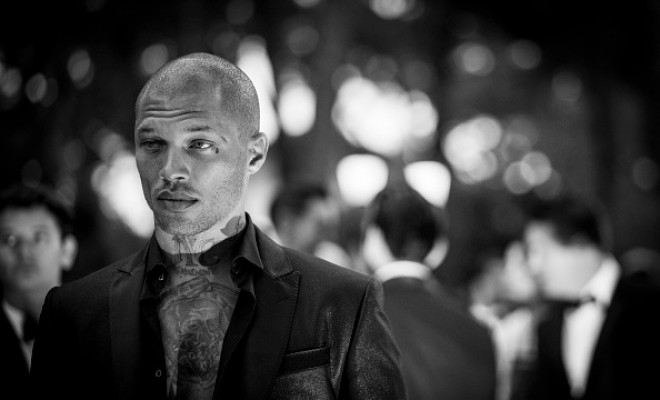 "Dünyanın ən yaraşıqlı cinayətkarı" xəyanət etdiyi üçün evə buraxılmadı - fotolar